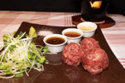 【画像】東京民、懲りずにまた生肉ブームを起こそうとしてしまう