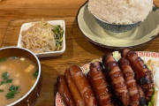 噂のソーセージ定食、ガチで美味い