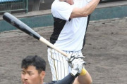 阪神・糸井嘉男　ドラ１佐藤輝明に“先輩の貫禄”示す　今キャンプ初の居残り特打で１１５スイング