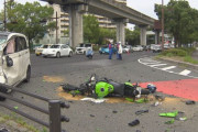 直進バイクの若者死亡　軽乗用車と衝突