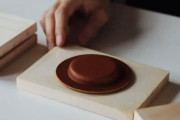 土屋鞄がたまに作る「用途が限られすぎてる革製品」の制作動画