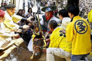 三重県桑名市　「上げ馬神事」で骨折の馬を殺処分、動物愛護団体が主催者側を刑事告発  [10/16]