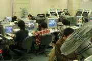 【画像】2006年のゲーム会社の社内の様子、懐かしい匂いがしてきそうで草ｗｗｗｗ
