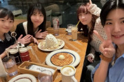 小島はな「この前くるみんとはなまのゆなでご飯会してきましたよ！くるみんの話にどんどん顔が曇っていくまのゆながこの日のハイライト」