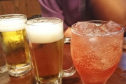 課長「とりあえずビールで！」新人「ビールなんてクソッスよ！」課長「なんだと……？」→
