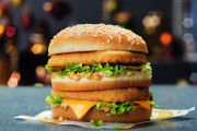 【悲報】マックドナルドのビッグマックさん、ビーフハンバーグから鶏胸肉のフィレに変更する模様wwwww