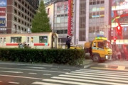 【新宿】カメラを持ったまま道路を爆走する撮り鉄たちの動画が人気に（笑）