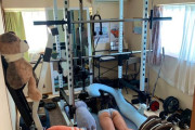 【画像】筋トレにハマったJKの部屋、ガチすぎるｗｗｗｗ