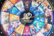 「キングダムハーツ 20th Anniversary メロディクロック」予約開始！暗いときにはバックライトが点灯し淡くビジュアルを光らせます