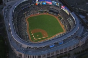 野球場であるヤンキースタジアムが、あのスポーツ専用スタジアムに変貌