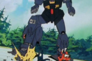 【画像】ガンダムシリーズで対人武器を装備している機体や生身の人間をMSで攻撃するシーン