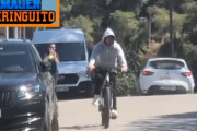 ◆小ネタ◆バルサ復帰が噂されるPSGのリオネル・メッシさん、バルセロナの街を自転車で散策しててワロタｗｗｗ