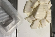 【悲報】豆腐こんな事になっちゃった助けて・・・（画像あり）