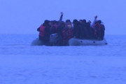 【欧州】難民がドーバー海峡をゴムボートで渡ろうとして転覆…子どもを含む27人死亡