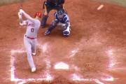 【朗報】大谷翔平さん、真上に打球を打ち上げてホームランになってしまうWWlWWlWWlWWlWWlWWl