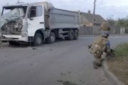 【軍事】ハルキウで遭遇したロシア軍の小隊を撃破するウクライナの映像。