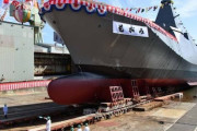 海外　海自の最新鋭護衛艦「もがみ」１番艦が進水式