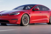 米テスラ、高級セダン「モデルS」を刷新　四角いハンドルに世界最速の超高速加速