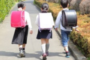 小学生の3人に1人がランドセルの重さで体調不良