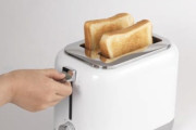 【画像】トースター買おうと思うけどパンが2枚飛び出してくるのとオーブンタイプどっちがいいんだ？