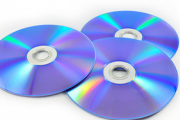 いつまでブルーレイやDVDやCDなんていう過去の遺物を使い続けるの？