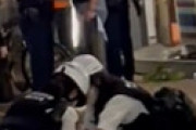 【動画】 横浜市中区若葉町で3人刺される　首から出血する被害者が倒れる現場動画が公開される　原因は自転車を蹴り倒されたから？