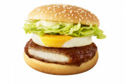 海外「日本に戻る！」とんかつてりたまバーガーに海外興味津々！（海外の反応）