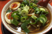【正論】正直ラーメンなんて醤油ラーメンに背脂とネギ沢山入ってたらうまいよね