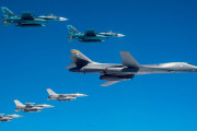 北朝鮮を牽制？航空自衛隊とアメリカ空軍B-1B　日本周辺で共同訓練を実施　海外の反応