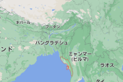 バングラデシュに避難する男性、歩けない両親を肩にかついで160kmの道のりを踏破する