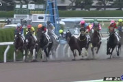 【動画】とある騎手の体幹が驚異的だと話題に！レース中に落馬しかけるも見事立て直し拍手喝采！