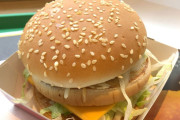彡(^)(^)「腹減ったな！ビッグマックください！」店員「ビッグマックは10時半からです」