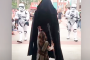 小さな女の子の「レイ」が悪の軍団たちに立ち向かう...！（スターウォーズ）海外の反応