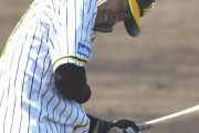 阪神小野寺が練習戦で負傷交代、肋骨付近に死球受け