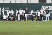 【大悲報】元と来田、2軍戦守備中に交錯…二人とも救急車で運ばれる…