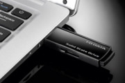 USBメモリみたいなSSDがアイ・オー・データから発売！1TBで約1万4000円、もちろんUSBメモリより高速