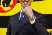 【朗報】近本光司、契約更改で年俸3億2000万円でサインをする！！