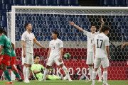 日本、メキシコに1-3で敗れメダル獲得ならず！三笘が1点返すも及ばず
