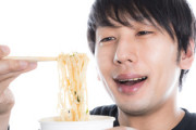 カップラーメンに入れたら美味いもの教えてくれや