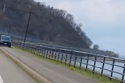 【北海道】歩道を暴走するレンタカー