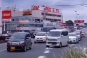 海外で盛り上がっていた「日本の道路の合流地点」