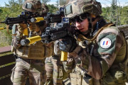 フランス陸軍第35歩兵連隊が都市部での戦闘を想定した「センチネル作戦」の実地訓練を実施！