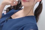 【朗報】声優・上坂すみれさん　私服でもムチムチ谷間を見せつけるｗ