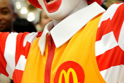 【悲報】マクドナルドさん、値上げに値上げで値上げを重ね叩きに叩かれた結果・・・