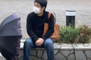 【朗報】日傘男子、ガチで「普通の光景」になる