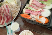 【画像】小田さくらバスツアーのバーベキューに出てきた肉ｗｗｗｗ