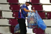 W杯の日本人のゴミ拾い、海外の陰キャに馬鹿にされる！「彼らは奴隷思考だな」「もういつもの日本人のゴミ拾いネタは飽きたって」