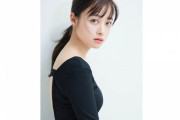 橋本環奈、ペットフードを持つ巻き髪オフショットに「可愛すぎて泣いた」「顔面国宝」と絶賛の嵐