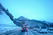 なんで高速道路に雪対策ってねえの？