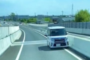 まっすぐ下がる事すらできない逆走車と遭遇。これはイライラする。